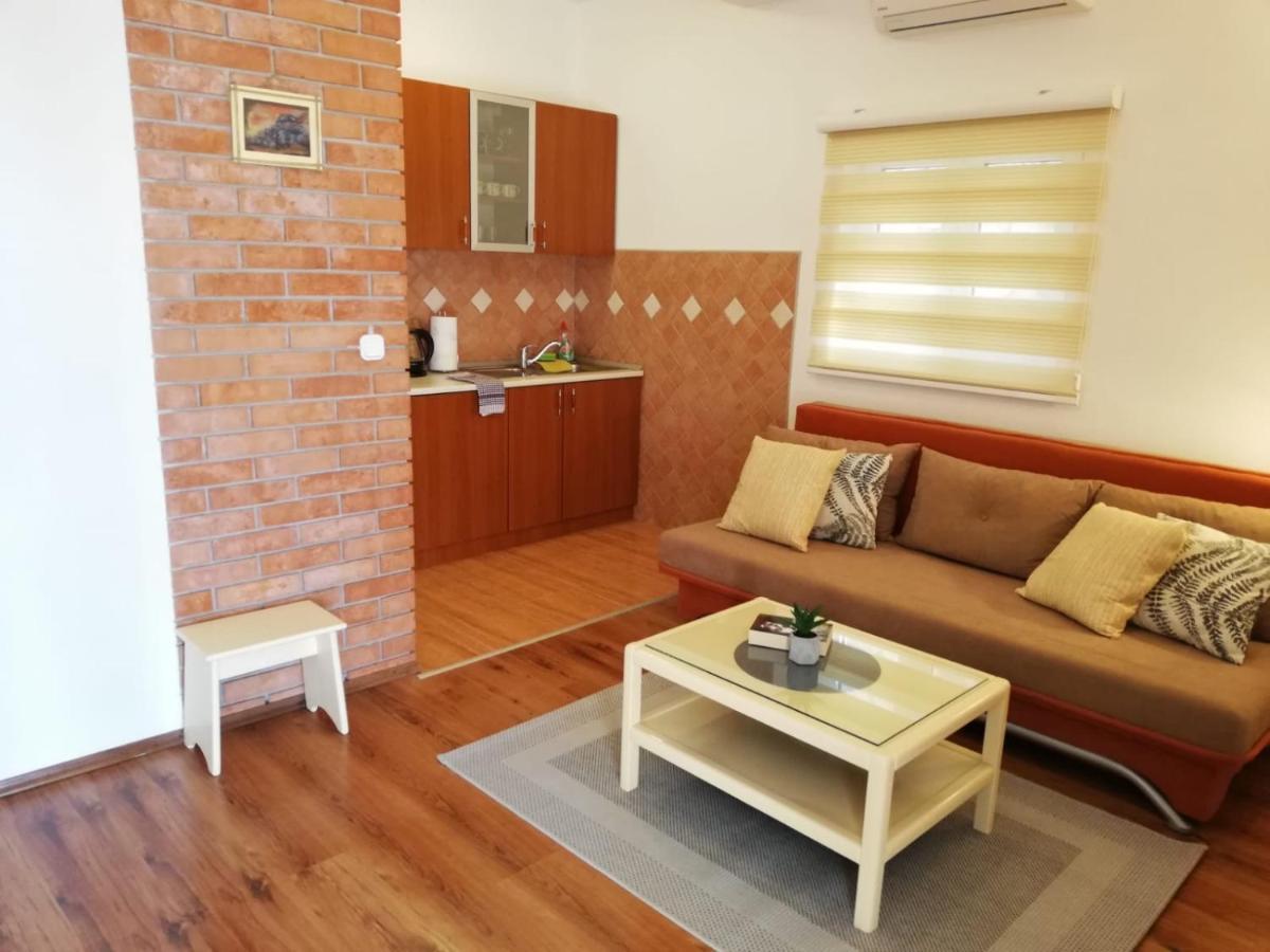 Apartments Leona Neum Luaran gambar